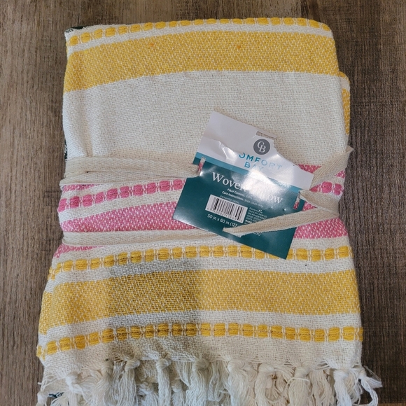 Geometric Patterned Throw Blanket 100 Cotton - Picture 4 of 5